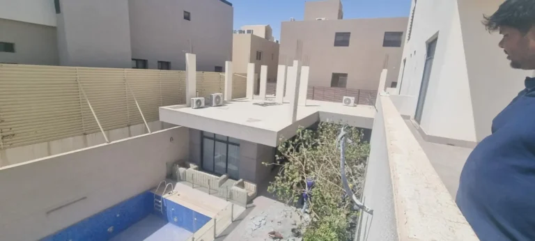 فيلا حديثة قبل بدء أعمال الهدم بالرياض